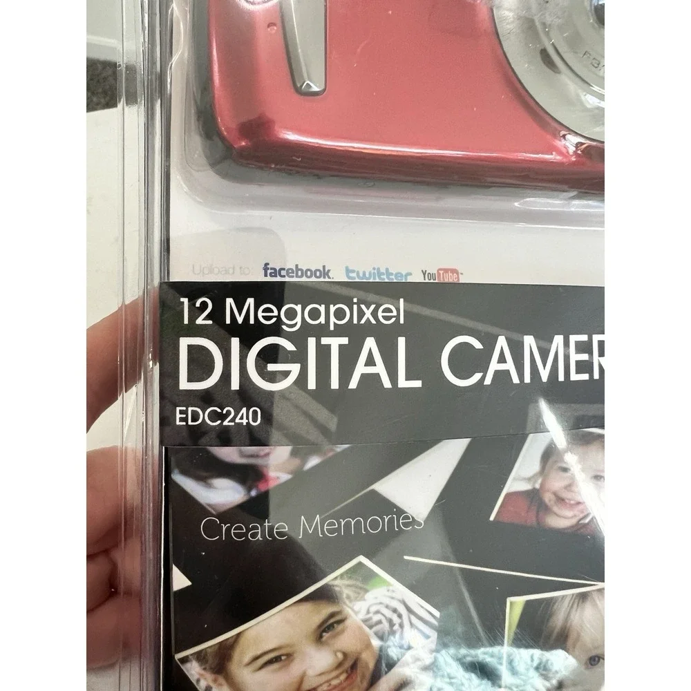 Emerson‎ EDC240 Digital Camera 12MP Point And Shoot Red New